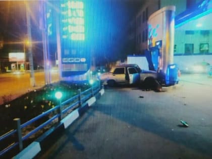 Во Владикавказе водитель совершил наезд на заправку