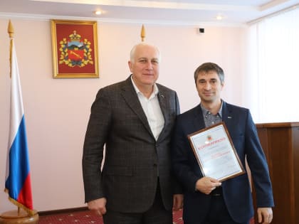 Глава администрации местного самоуправления г. Владикавказа Вячеслав Мильдзихов поздравил журналистов с Днем российской печати.