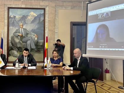 В СОИГСИ состоялась встреча научных сотрудников отдела осетинского языкознания с представителями общественных организаций