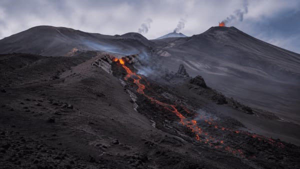 Etna, nuova attività effusiva in alta Valle del Bove: piccola colata lavica a quota 3000 metri