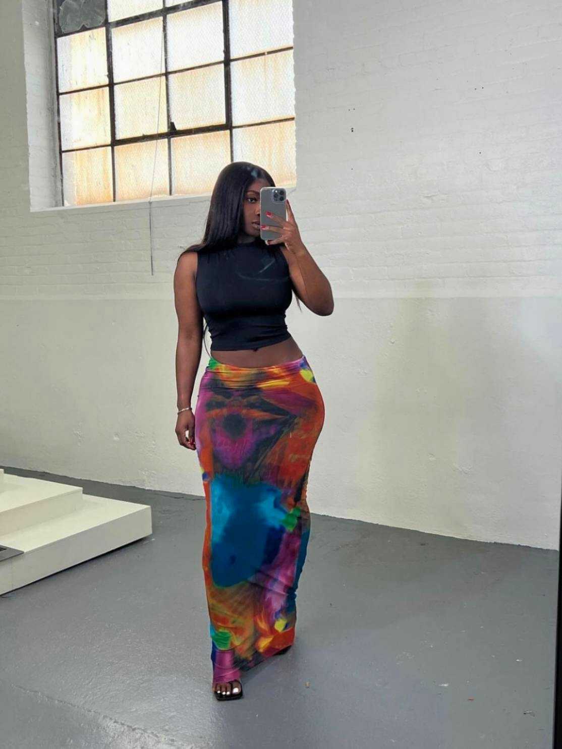 Casual Color-painted Printing Exposed Navel Slim Fit Hip Long Skirt