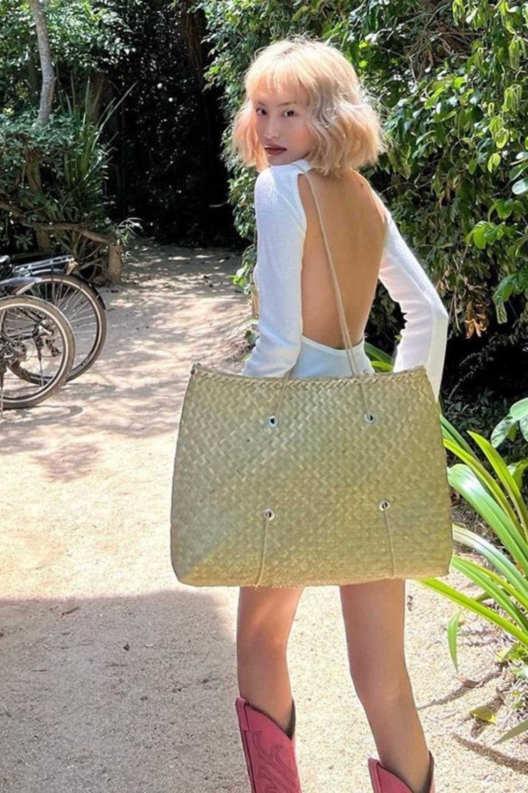 Pure Desire Dress Slim Round Neck Short Skirt Long Sleeves Backless Hot Girl Skirt