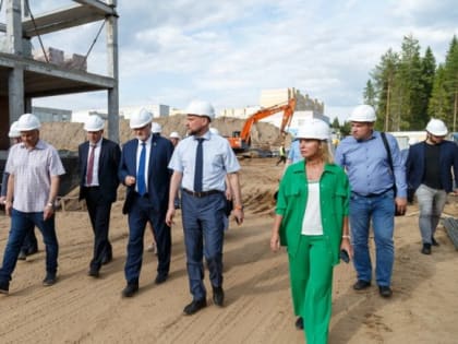 Школа в Емвале: строительство продолжается