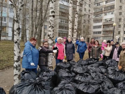 В Эжве прошел первый субботник