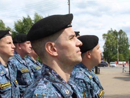 За полгода приставы Коми предотвратили пронос в суды 11 единиц огнестрельного оружия
