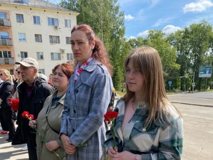 Справедливороссы возложили цветы к Вечному огню