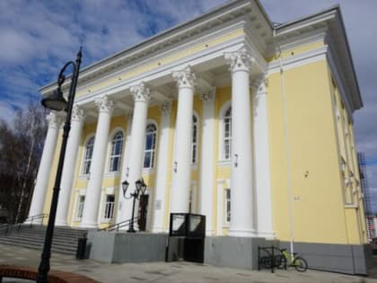 Зампред Правительства Коми провел экскурсию для сыктывкарских студентов