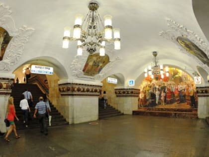64-летний житель Коми напал с ножом на мужчину в метро Москвы