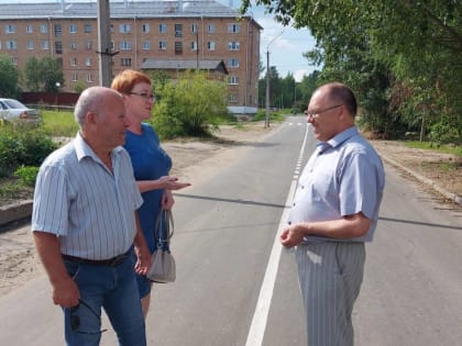 В Жешарте проверили ремонт проезда к детскому саду и благоустройство новых пешеходных зон