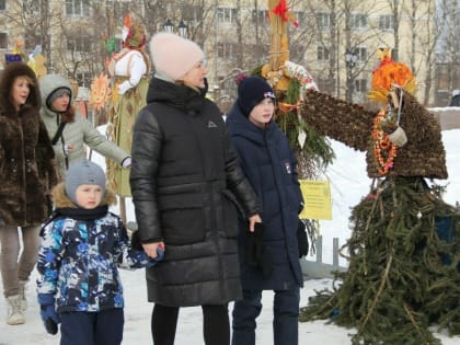 В Сыктывкаре проводили Масленицу