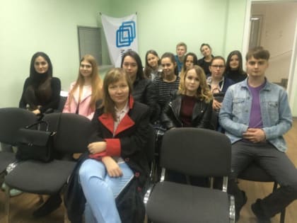 В сыктывкарском центре «Мои Документы» студентам показали работу экспертов многофункциональных центров.
