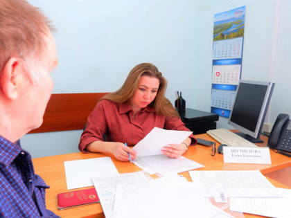 Сенатор Елена Шумилова провела личный прием граждан на площадке «Единой России»