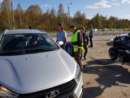 В Ухте "люди на мотоциклах" и сотрудники ГИБДД останавливали автомобили