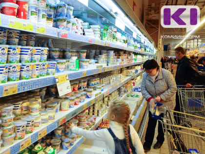 В Коми за неделю выросли цены на колбасы, яйца и помидоры, снизились - на огурцы и молоко