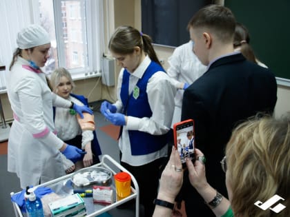 В СГУ открылись медицинские классы для школьников Сыктывкара