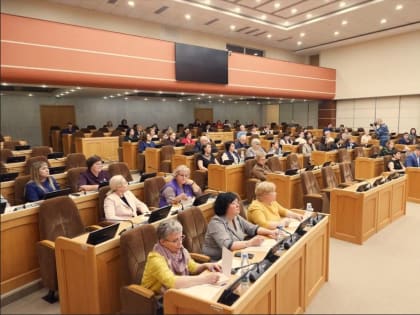 Женщины-политики Коми обсудили планы совместной работы и мер поддержки военнослужащих и их семей