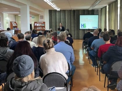 В ухтинской библиотеке прошло собрание граждан по обсуждению народных проектов по направлению малое и среднее предпринимательство