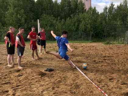Турнир по пляжному футболу продолжается