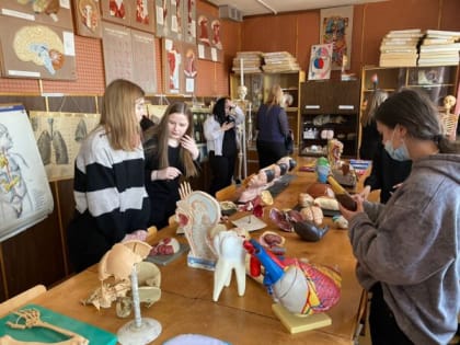 Девятиклассники Ухты попробовали себя в роли медиков