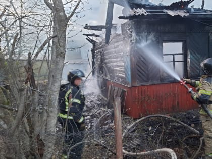 В Печоре сгорел одноэтажный частный дом