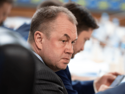 Наумов призвал расширить число категорий силовиков с правом на служебное жилье вне очереди