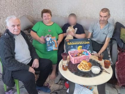 В Усть-Вымском районе «Единая Россия» поздравила с Новым годом ребенка, оставшегося без попечения родителей