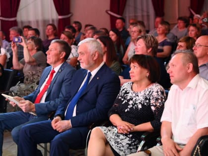 Владимир Уйба и Любовь Совершаева поздравили жителей Усть-Цильмы с 480-летием села
