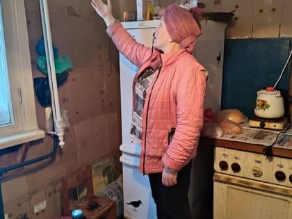 "Окна утеплили мягкими игрушками": многодетная семья замерзает в Сыктывкаре
