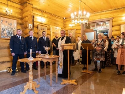 «ВоркутаУголь» подарила Варваринскому храму дискос и звездицу