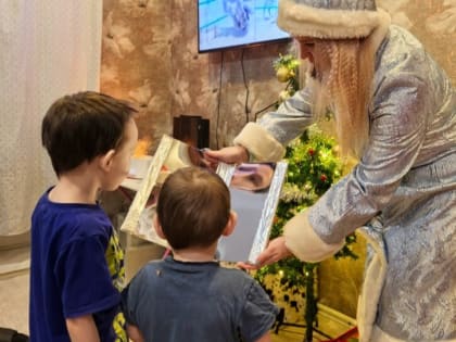 Добровольцы Эжвы пишут Новогоднюю сказку