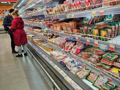 За неделю в Коми подешевели сосиски, масло и сыр, но подорожали картофель и помидоры