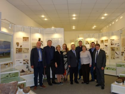 Руководители Уральского отделения РАН посетили ИЯЛИ