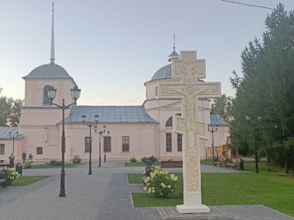 Обновление поклонного креста в Сыктывкаре