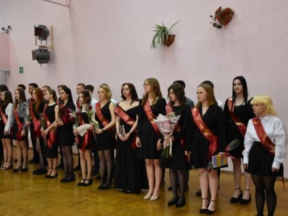 Руководитель администрации Эжвы поздравил выпускников с Днём Последнего звонка