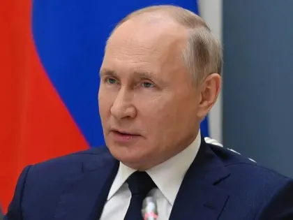 Владимир Путин поздравил Патриарха Кирилла с 16 годовщиной интронизации