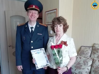 В преддверии Дня Победы работники ИЦ-1, МСЧ-11 и ИК-8    поздравили ветеранов на дому
