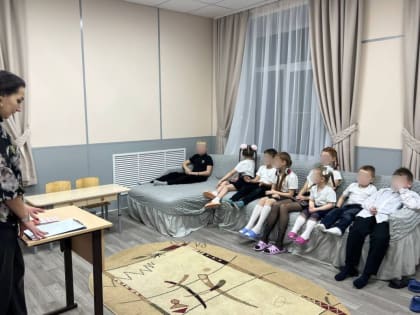 В Печоре в преддверии Дня Конституции партийцы провели викторину для детей