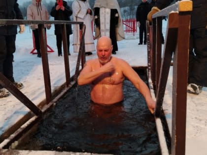 В Крещенский сочельник в Эжве открыли купель
