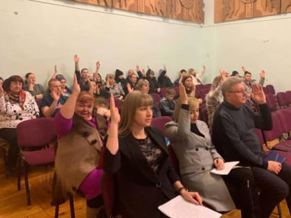 В школах №4 и №8 прошли собрания по обсуждению народных проектов