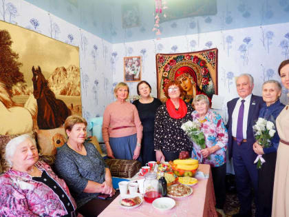 «Единая Россия» поздравила жительницу блокадного Ленинграда в Усть-Вымском районе