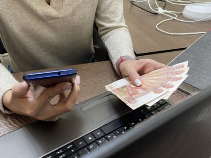 Житель Коми вместе со своей мамой украл ноутбук