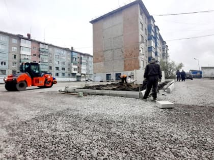 Асфальтирование дворов: Ярослав Шапошников проверил ход  ведения работ