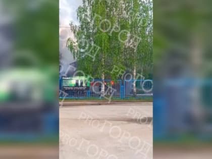 На кладбище в Сыктывкаре загорелась машина