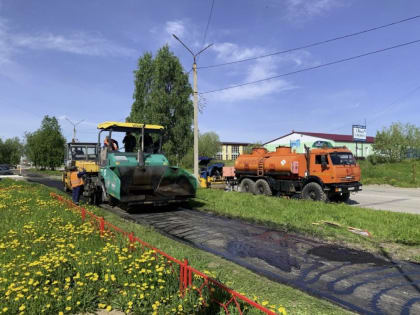 В Усинске идет ремонт тротуаров на улице Возейская