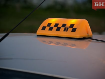 Сосногорец избил таксиста после знакомства с женщиной в соцсетях