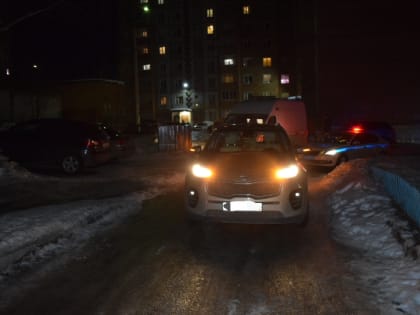 В Ухте водитель Kia Sportage во дворе сбил пешехода