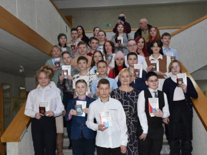 В эжвинской администрации вручили паспорта