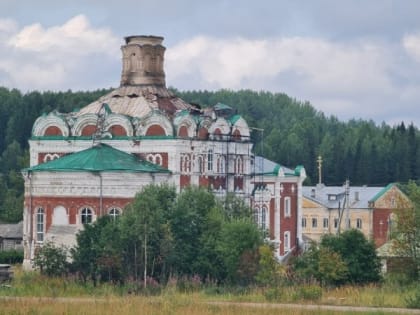 В Кылтовском монастыре ищут деньги на восстановление купола и крыши после удара молнии