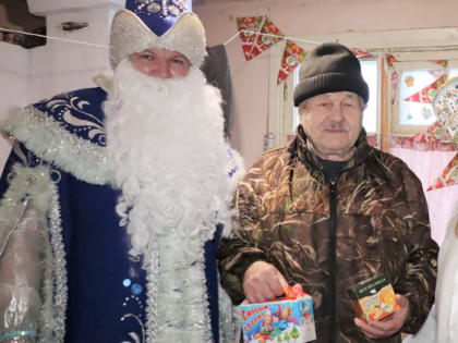 Волонтёры поздравили ветеранов села Подчерье