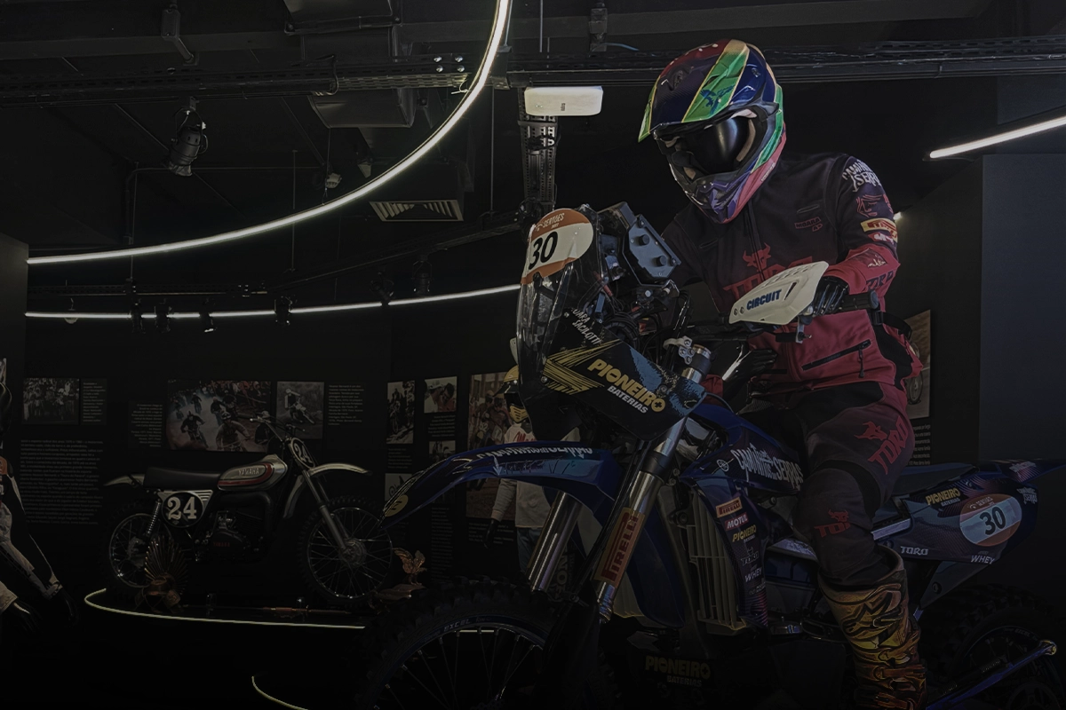 Duas rodas e uma nação - Farol Santander SP